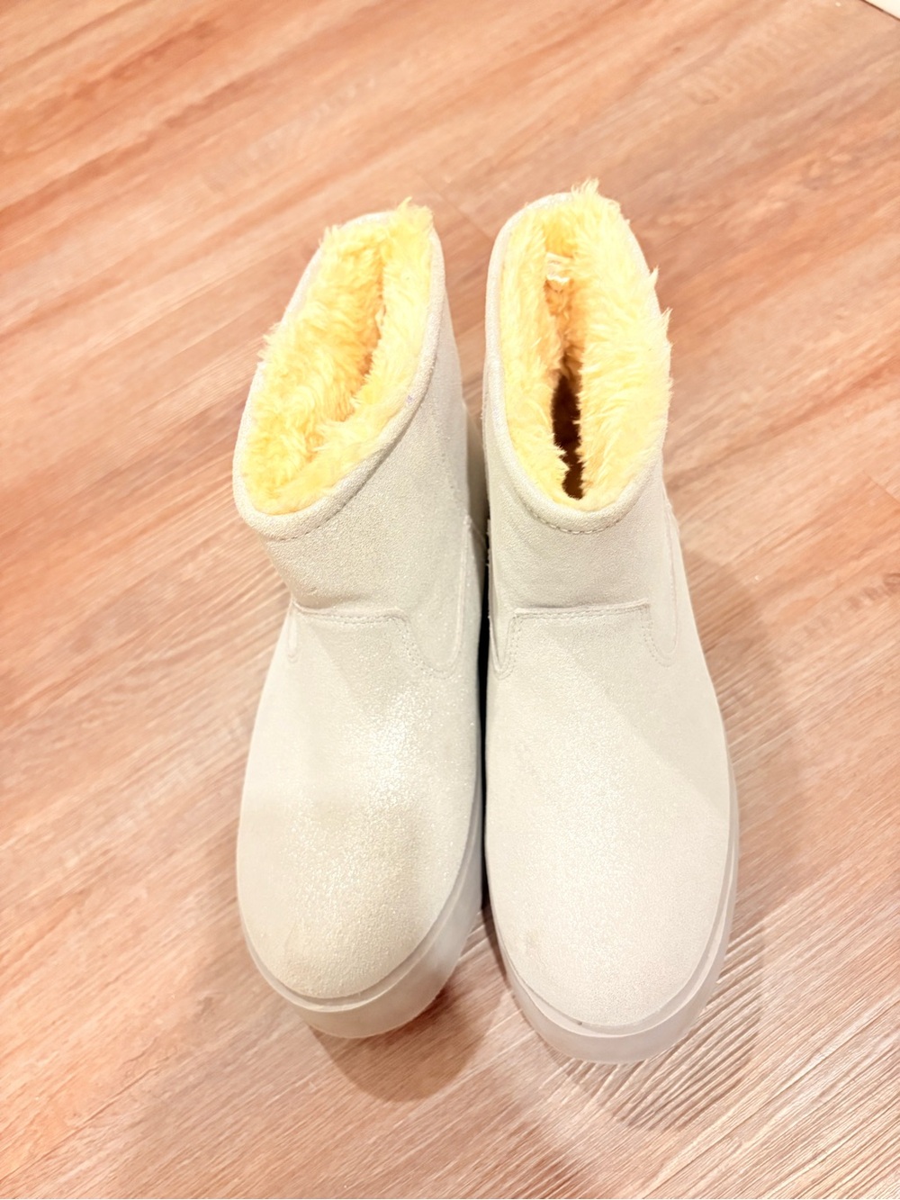 Women's Cream Plush-Lined Winter Ankle Boots